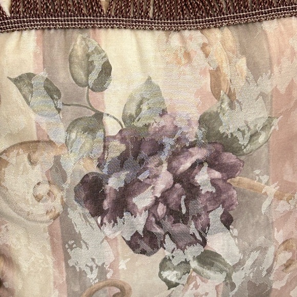 2 CROSCILL CHAMBORD CASSIS FRINGED PURPLE ROSES THROW PILLOWS - Picture 4 of 11